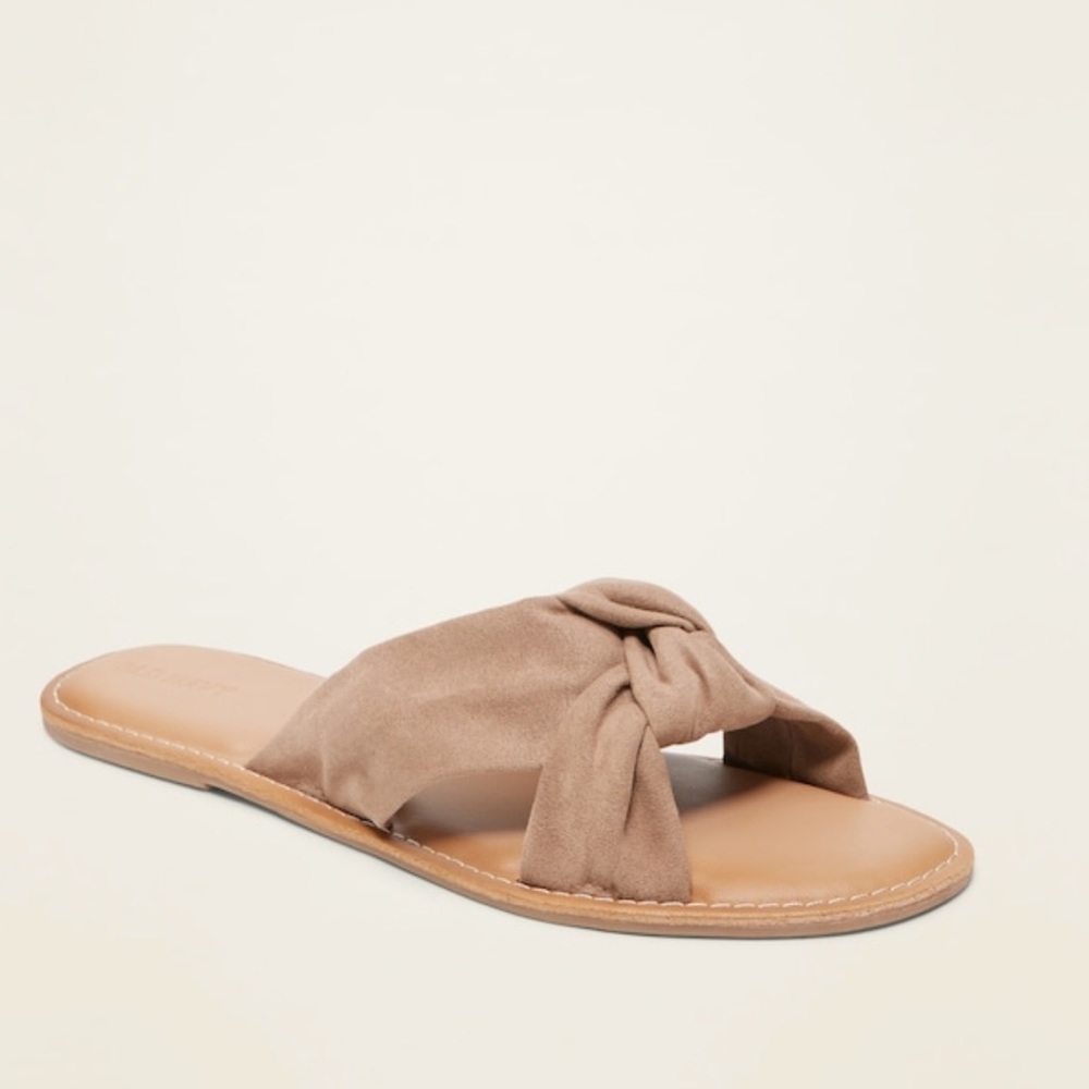 Old Navy Knotted Twist Sandals in Taupe